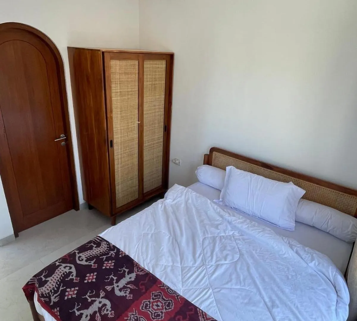 Villa White Yusna Uluwatu  Indonesia