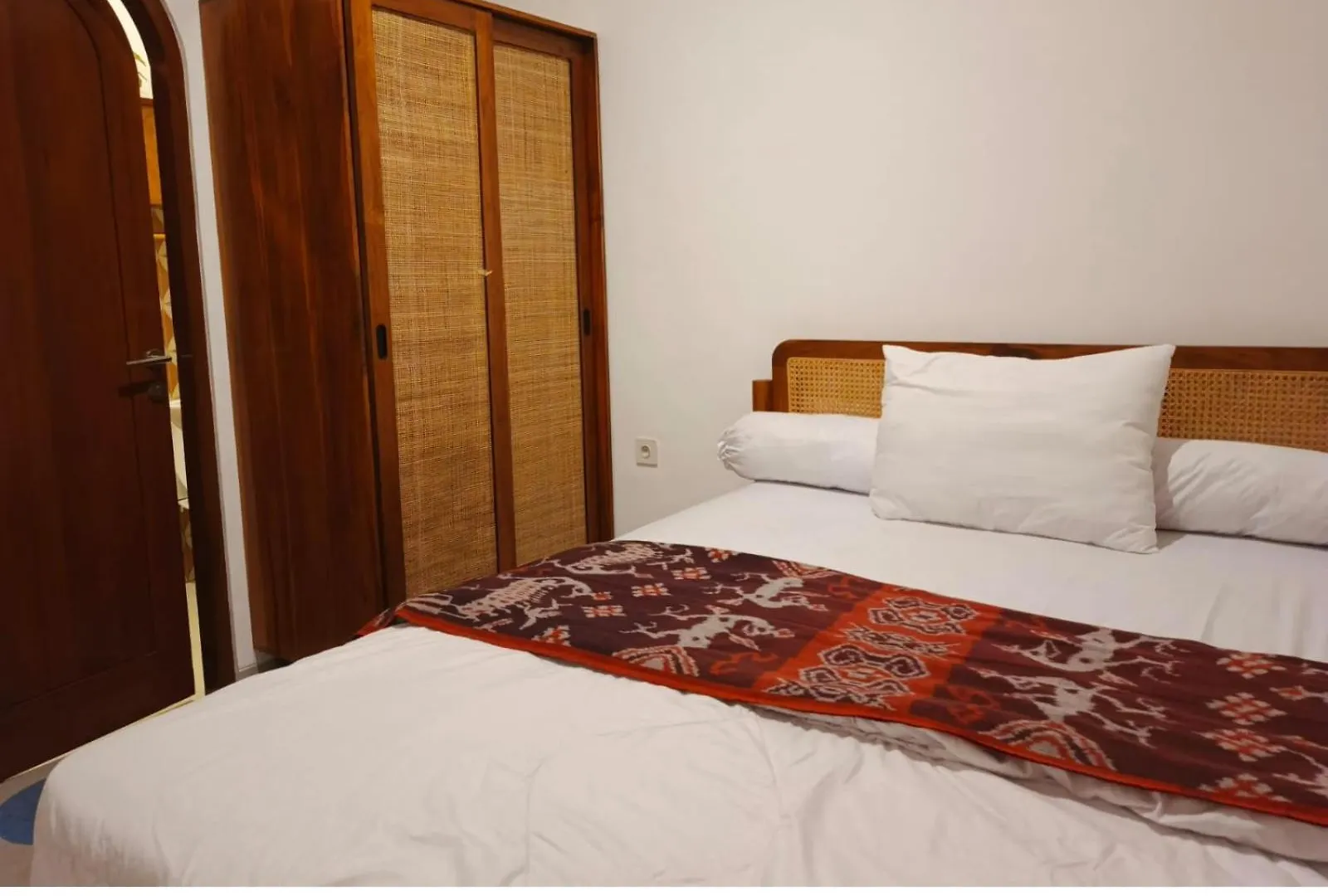Villa White Yusna Uluwatu